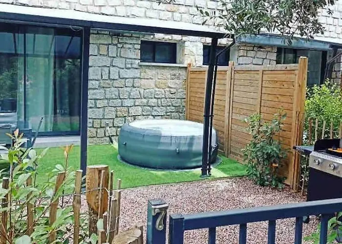 N7 Maison T2 Climatise Avec Jacuzzi Prive